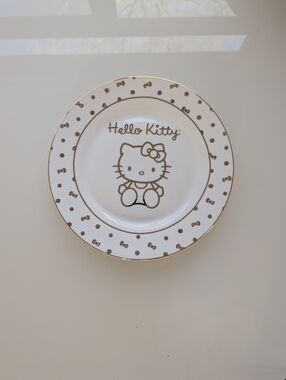 Hello Kitty White and Gold Accent Dinnerware Plate